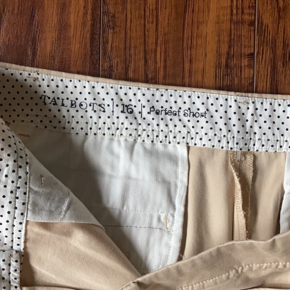 Talbots Perfect Short NWT - Picture 6 of 6